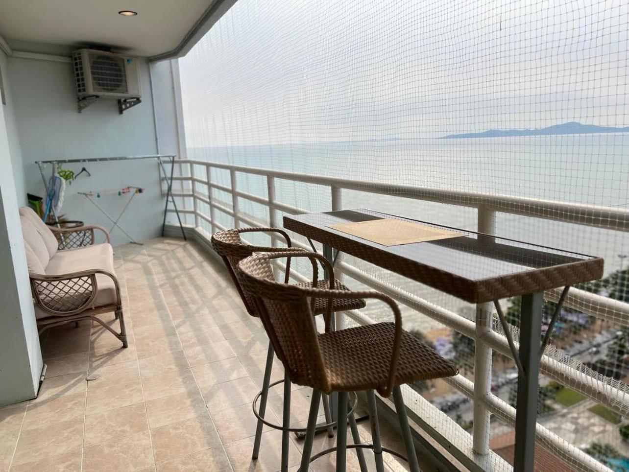 Viewtalay Beachfront By Nd Pattaya Ngoại thất bức ảnh